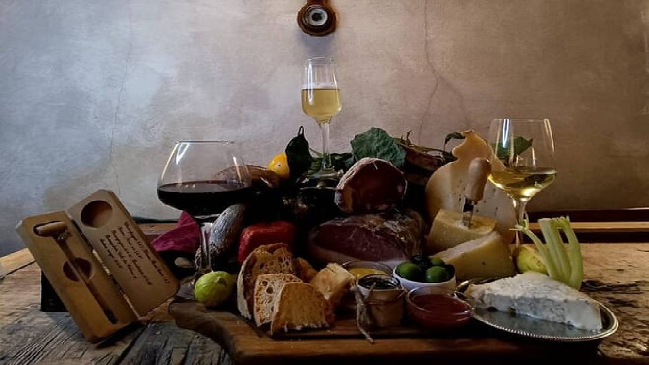 ROME DELUXE FOOD TASTING WITH WINE PAIRING