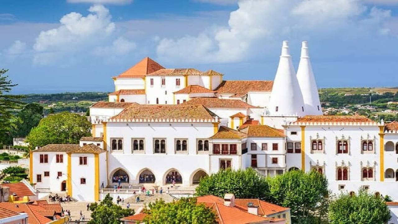 Lisbon: Sintra, Pena, Regaleira & Cascais - Guided Day Tour