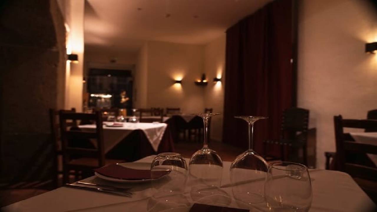 Lisbon: Dinner with Rising Stars of Fado