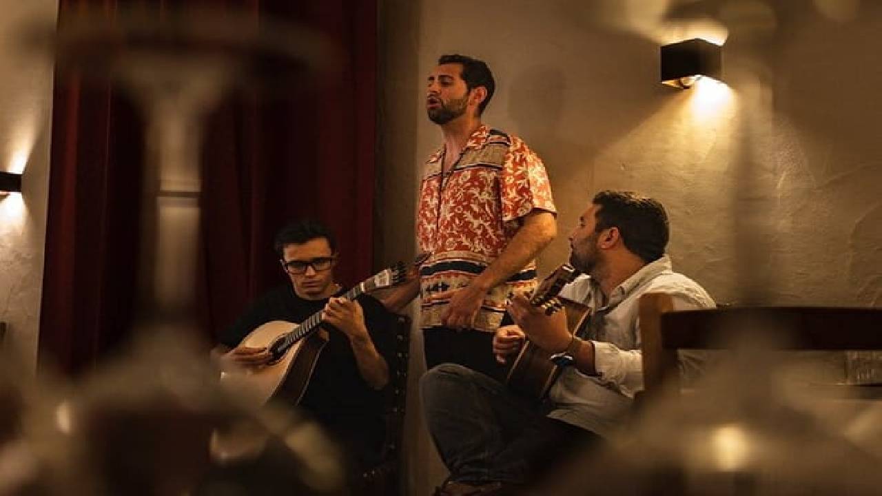 Lisbon: Dinner with Rising Stars of Fado