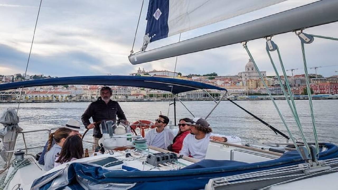 Discover Lisbon: Tagus River Sailing Tour