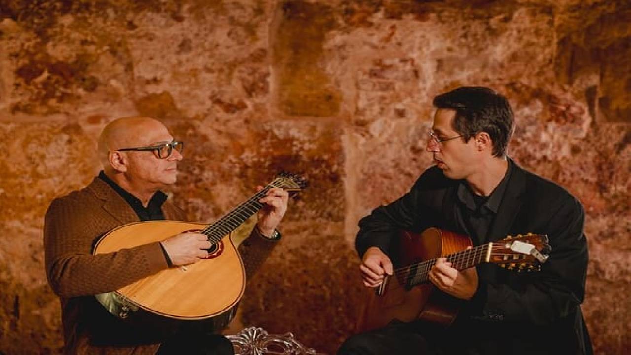 Lisbon: Fado Show With Wine and History