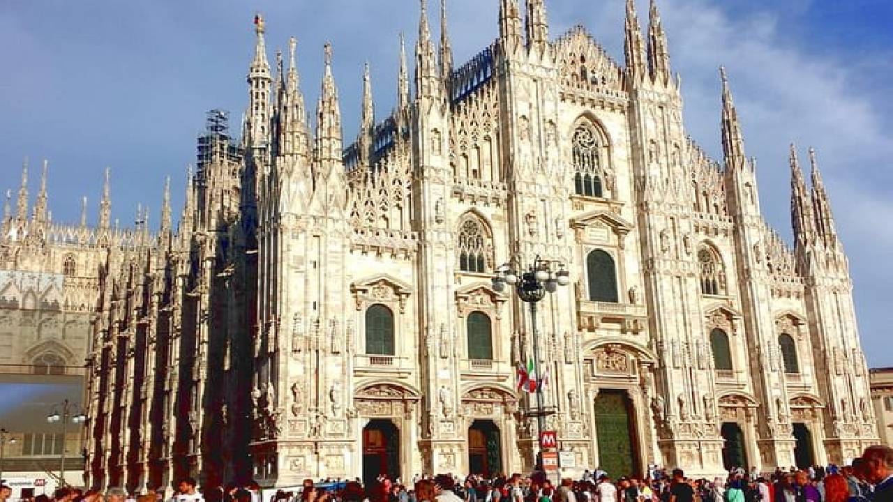 Milan: Best of Skip-the-Line Duomo Guided Tour Experience