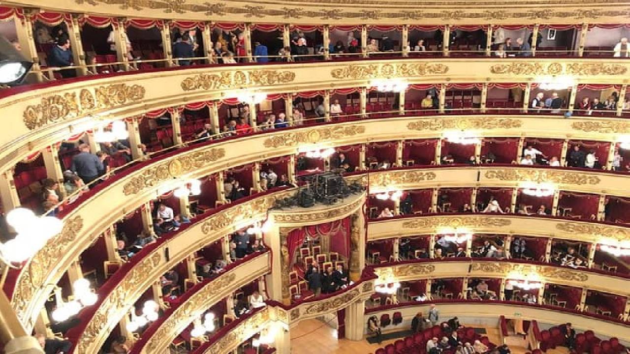 Milan: Skip-the-Line La Scala Theatre Museum Guided Tour