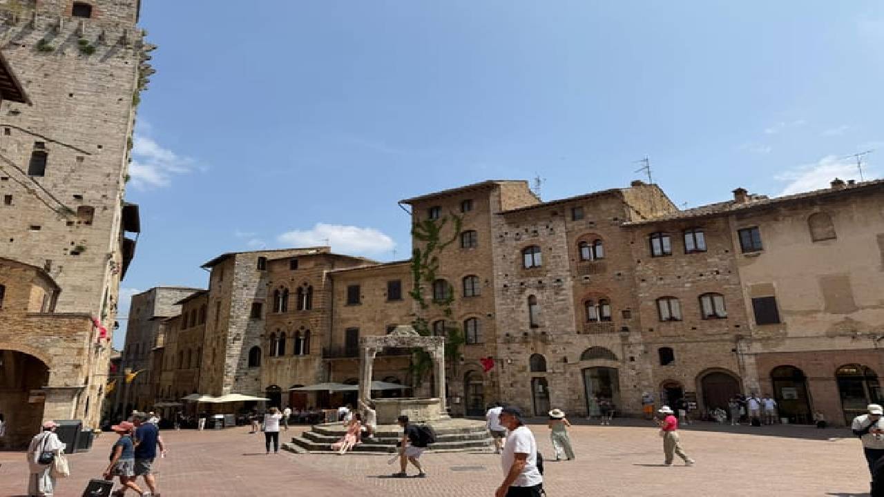 Best of Tuscany Experience: Pisa, Siena, San Gimignano & Wine