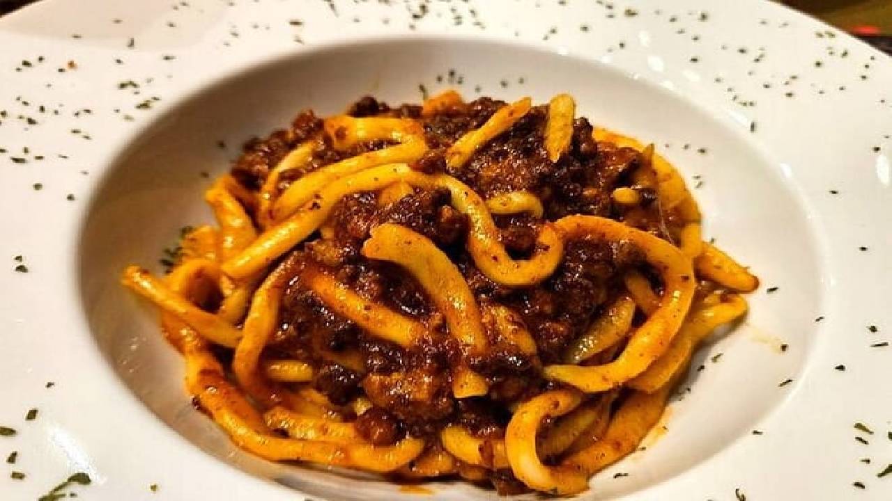 From Rome: Tuscany Hills, Wine Tasting & Montepulciano Lunch