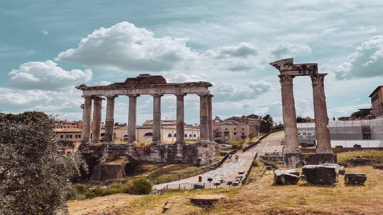 Rome: Colosseum Underground and Arena Tour Small group