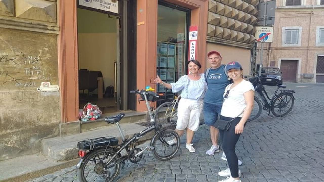 Rome Highlights by E-Bicycle Small group