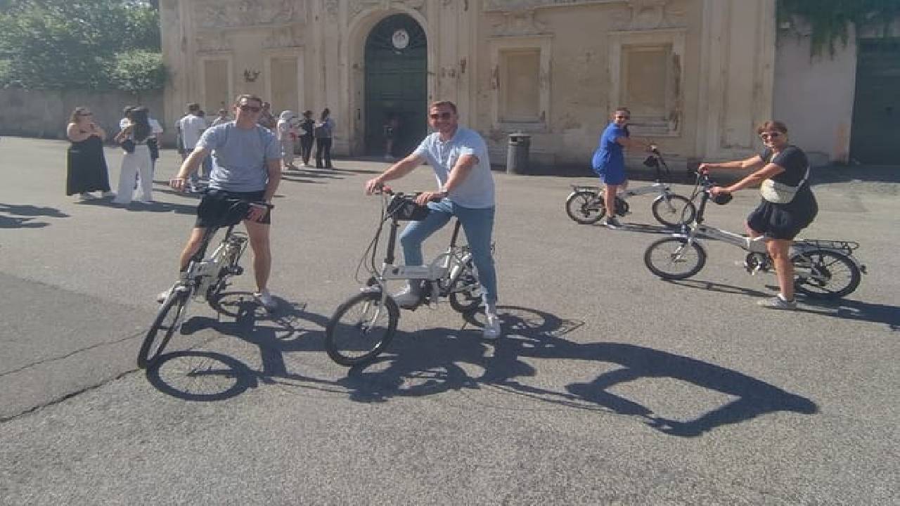 Rome Highlights by E-Bicycle Small group