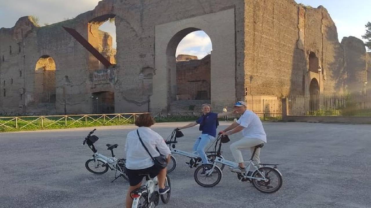 Rome Highlights by E-Bicycle Small group