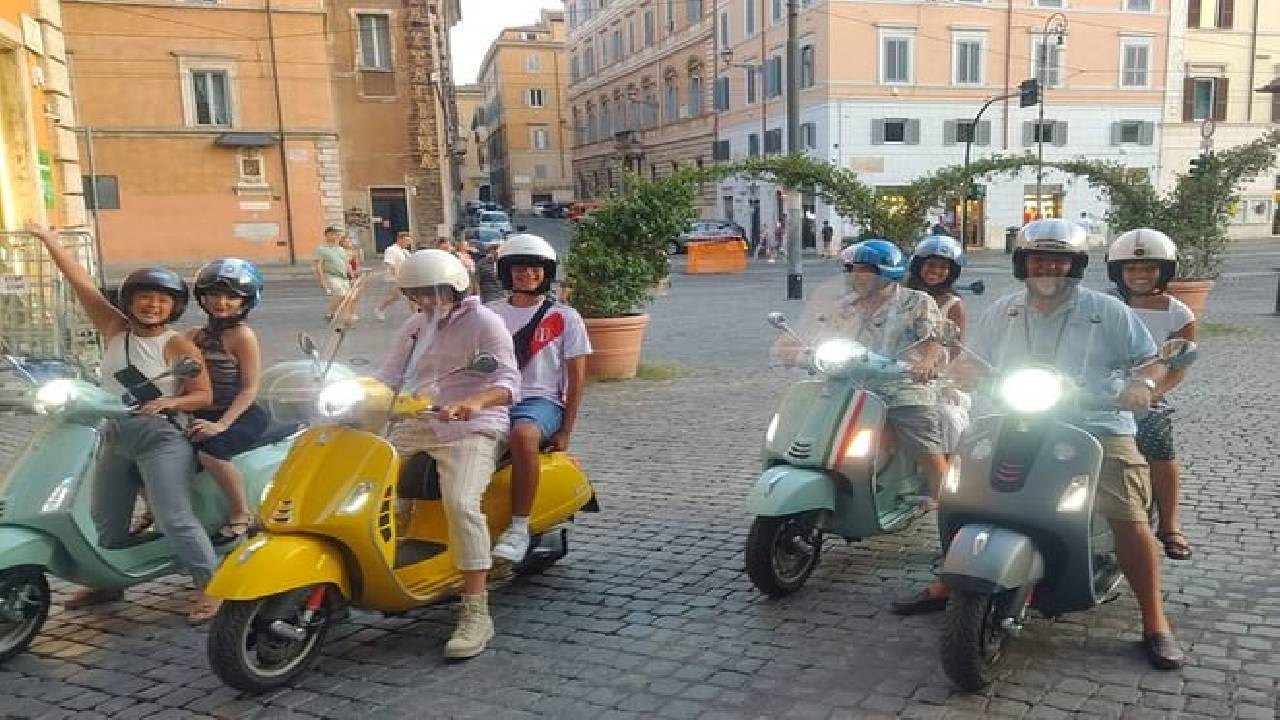 Rome Highlights by Vespa Private guided Tour