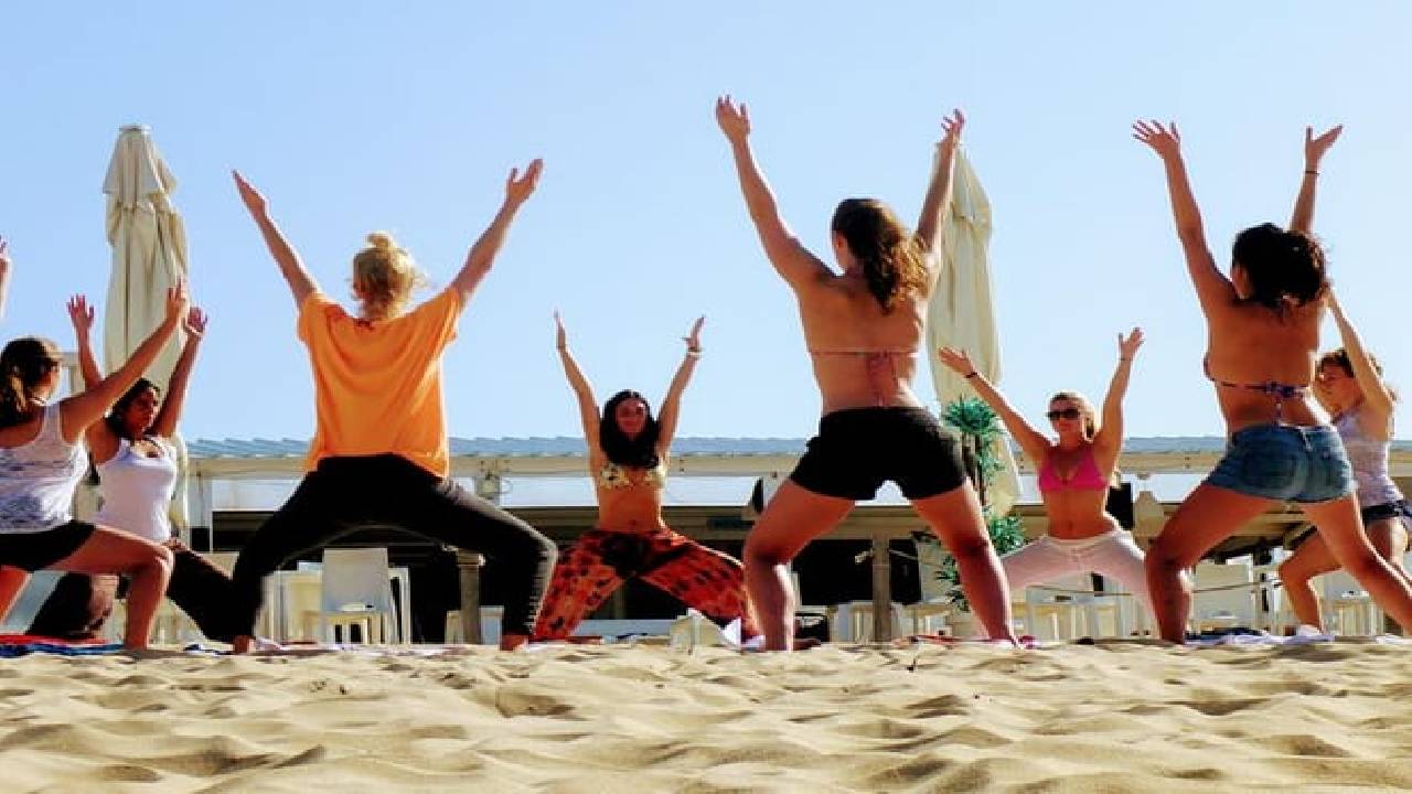 Costa da Caparica Surf and Yoga from Lisbon