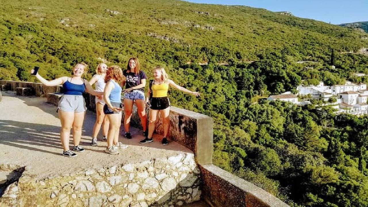 Lisbon´s South Sights & Wine 