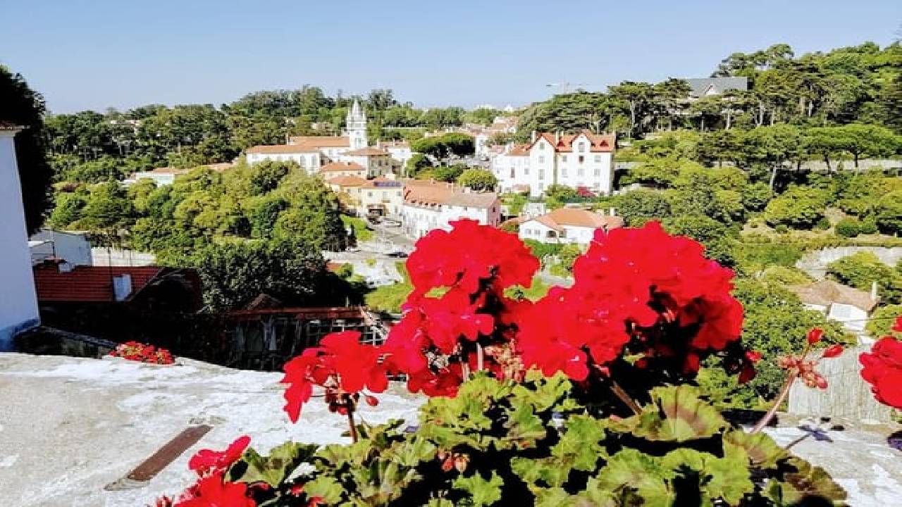 Sintra & The Amazing Dream Villages Tour