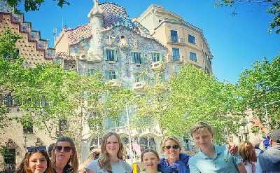 Barcelona Old Town & Gaudí Highlights Walking Tour