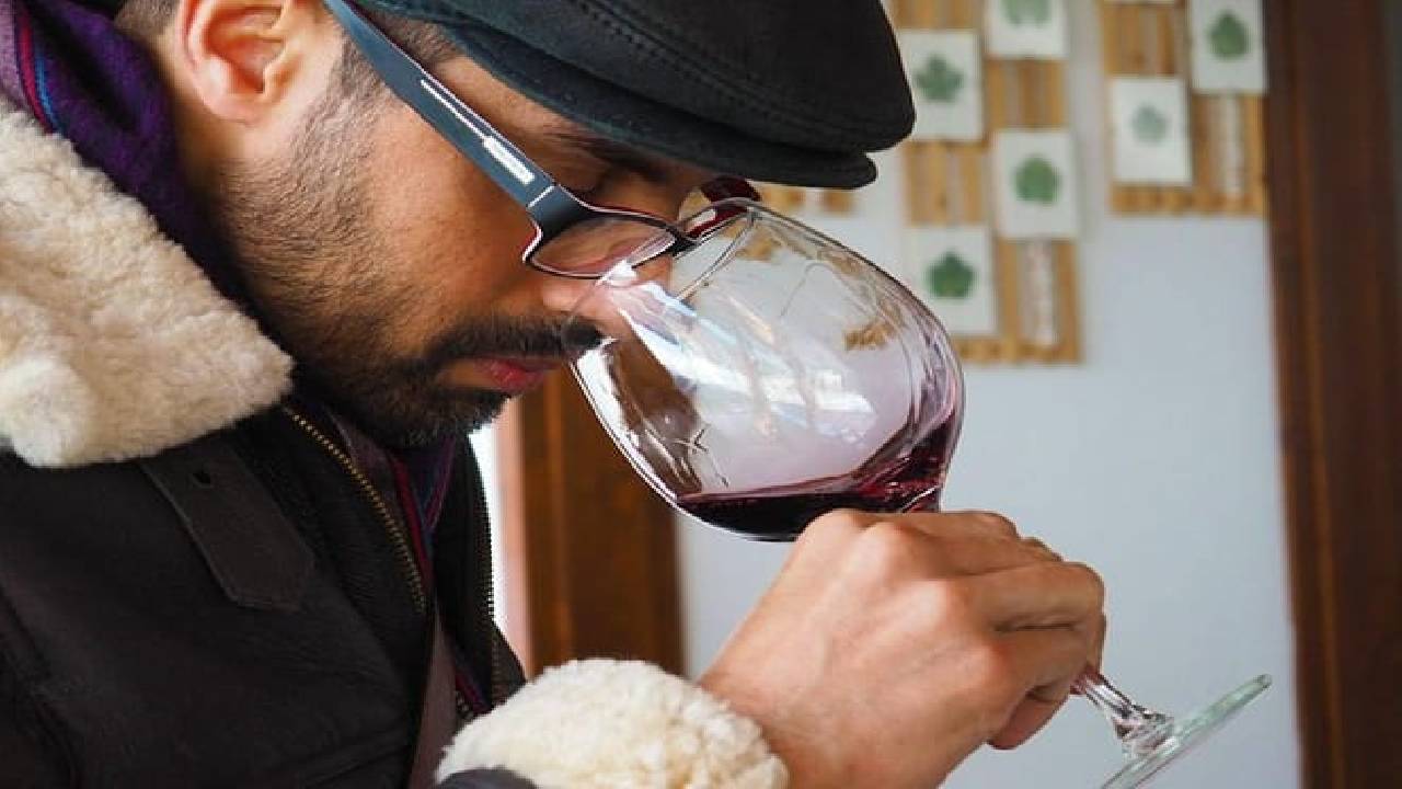 Wine Venture and Boat Trip in Douro Valley from Porto