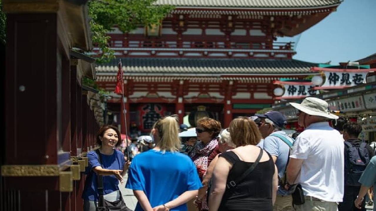 Asakusa Senso-ji Temple and Old Tokyo Walking Tour