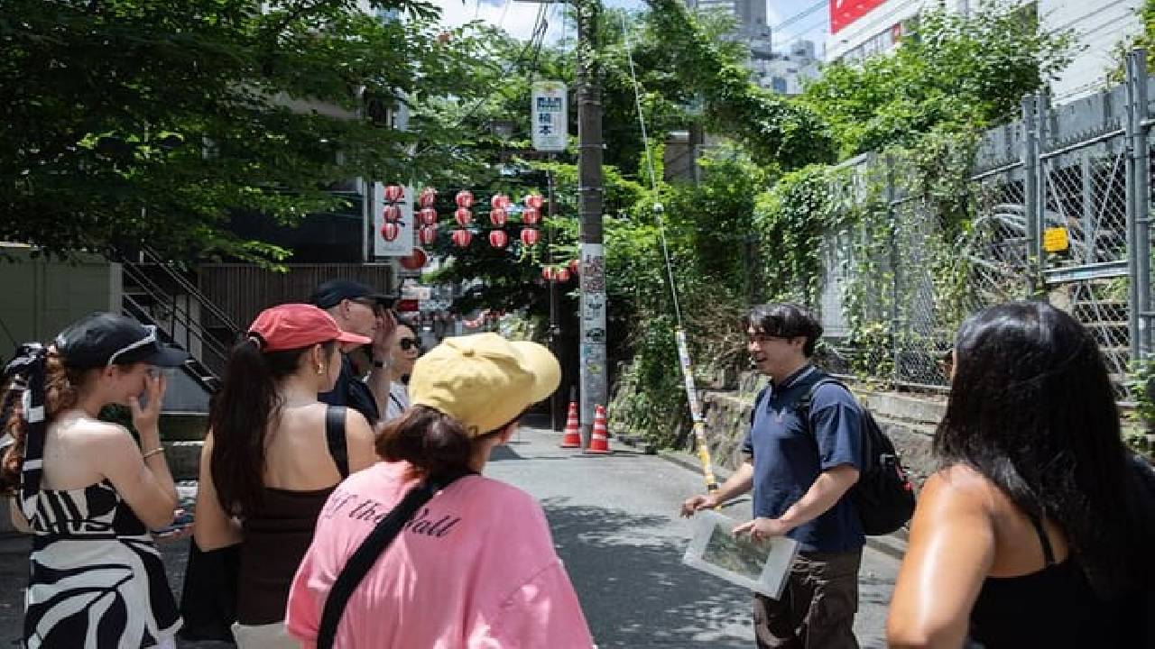 Tokyo Shibuya Crossing & Hidden Streets Walking Tour