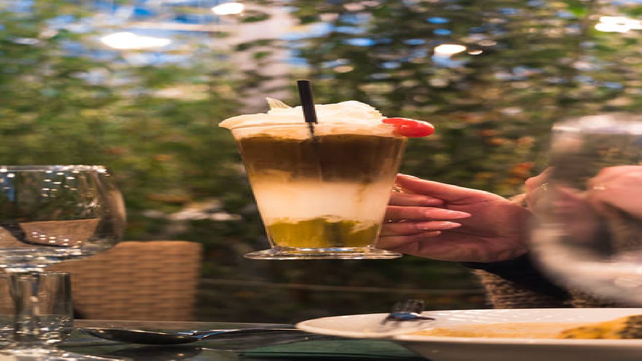 Golden Circle, Laugarás Lagoon & Friðheimar Small Group Tour