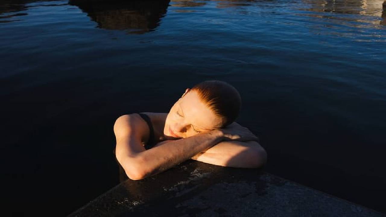 Hvammsvik Hot Springs Round Trip with ENTRY FEE & 3h Driver Wait