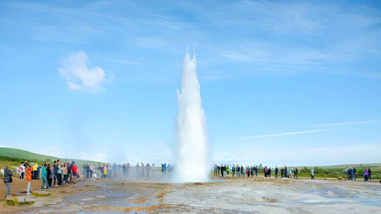 Private Golden Circle Welcome Tour with Keflavik Airport Pickup