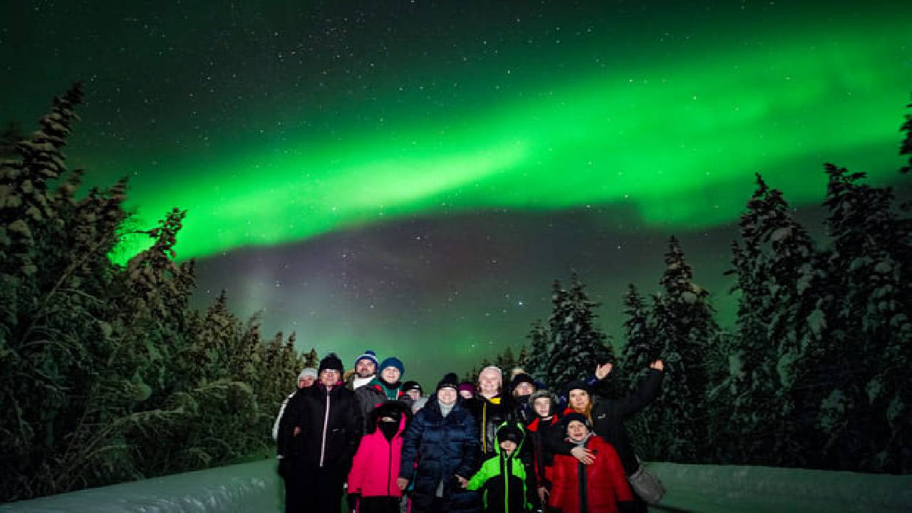 Family-Friendly: Northern Lights Adventure from Rovaniemi
