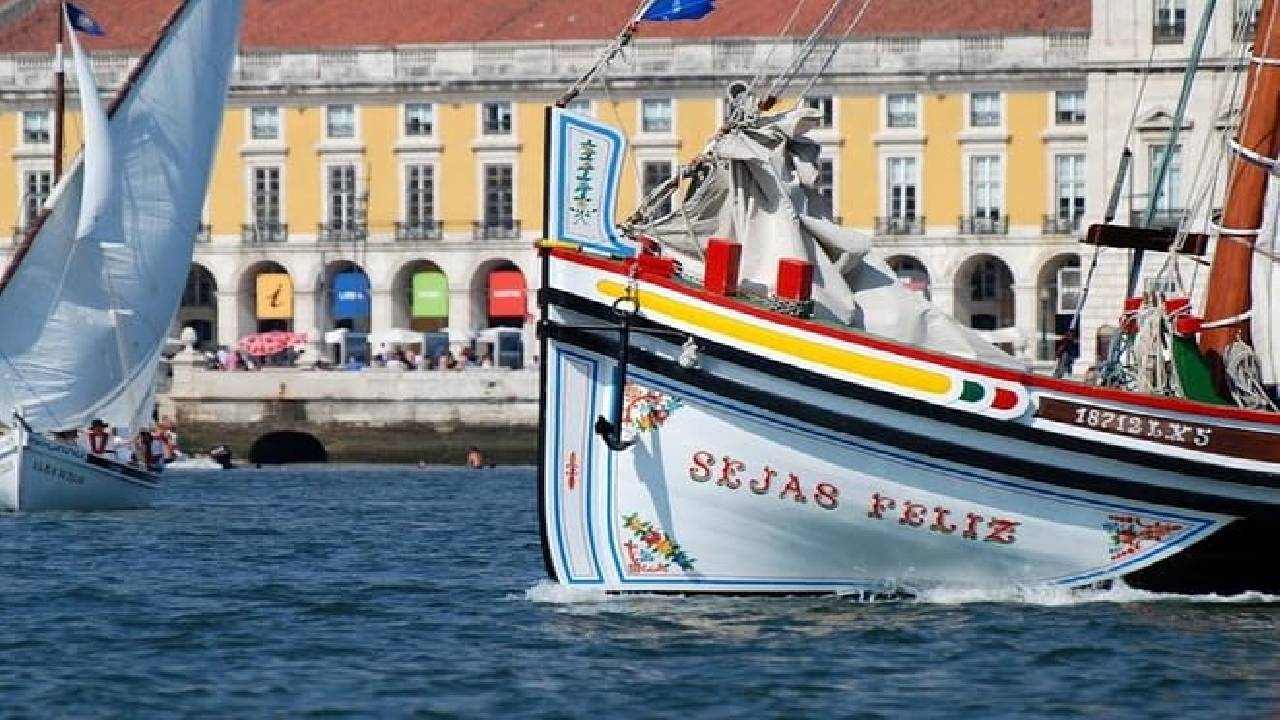 Lisbon Traditional Boats - Express Cruise - 45min 