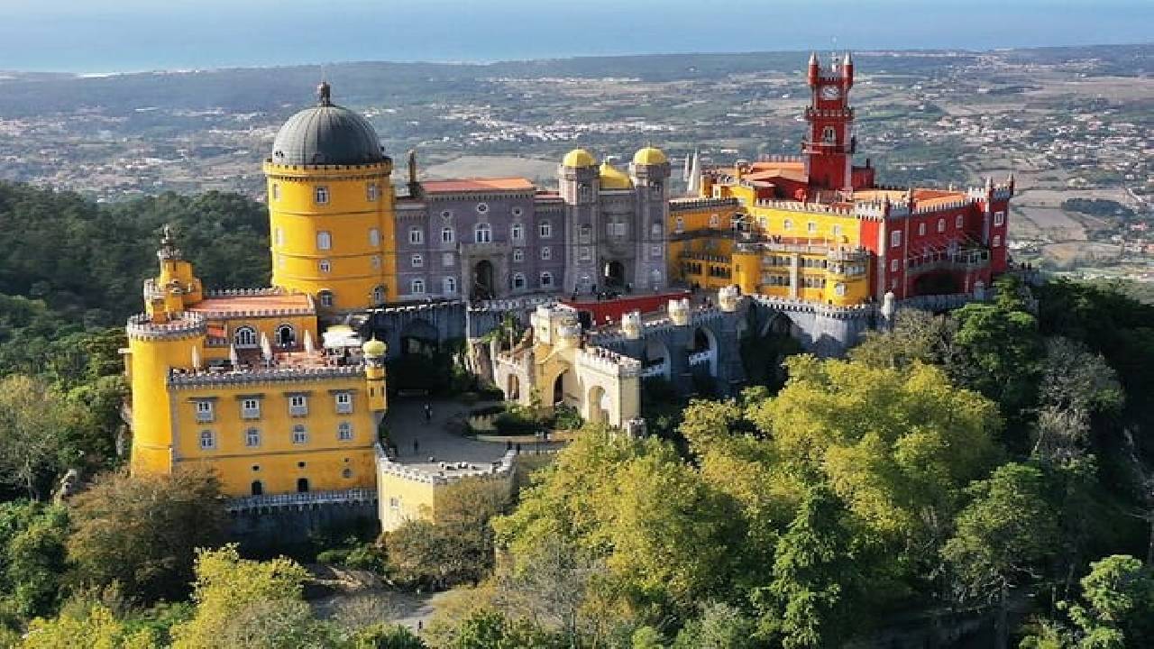 Guided Tour to Sintra, Pena, Regaleira, Cabo da Roca and Cascais