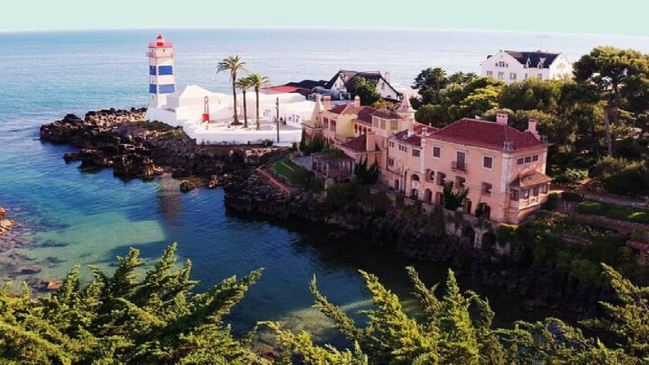 Guided Tour to Sintra, Pena, Regaleira, Cabo da Roca and Cascais