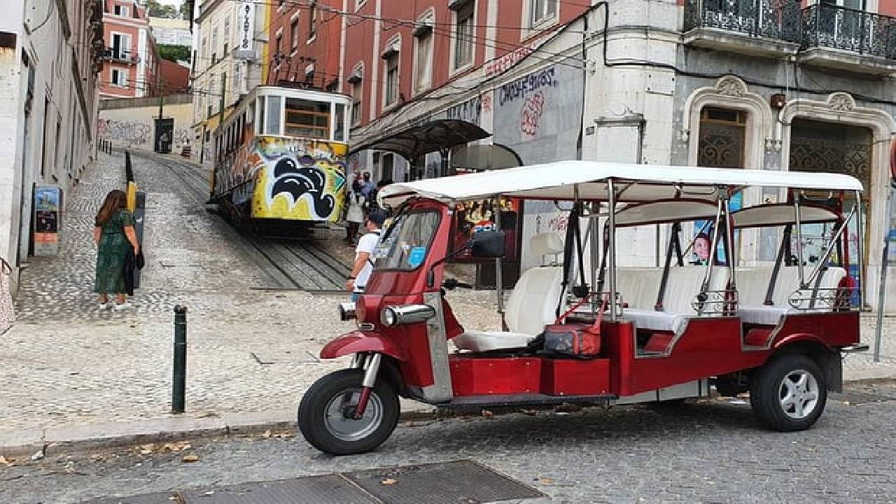 Private Electric Tuk Tuk Tour to Belém