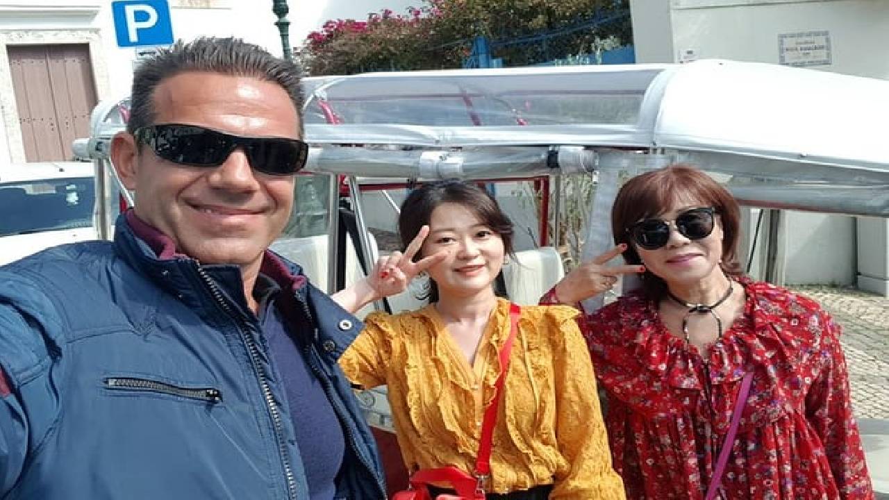 Private guided tour to 7 Colinas and Belém in an electric Tuk Tuk with 4 hours