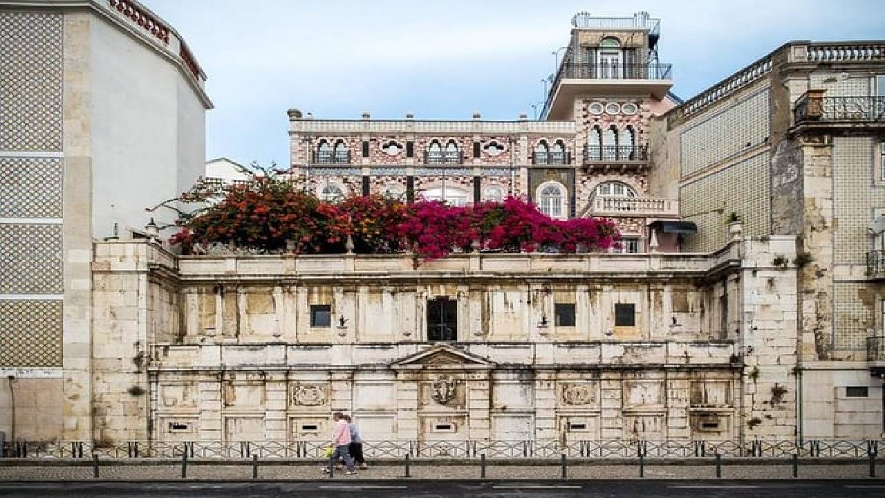 Special Guided Tour of Tuk Tuk Lisbon Historic 2 Hours