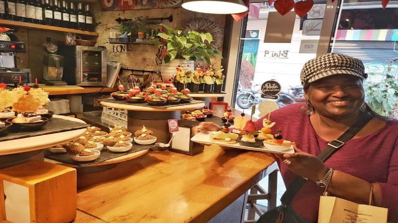 Food & Drink Private Tour of Barcelona in Traditional Taverns