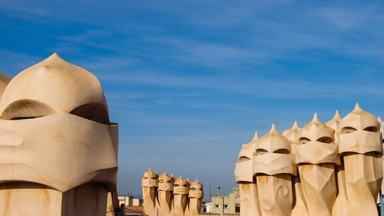 Gaudi houses Private Tour: La Pedrera & Casa Vicens Skip-the-Line