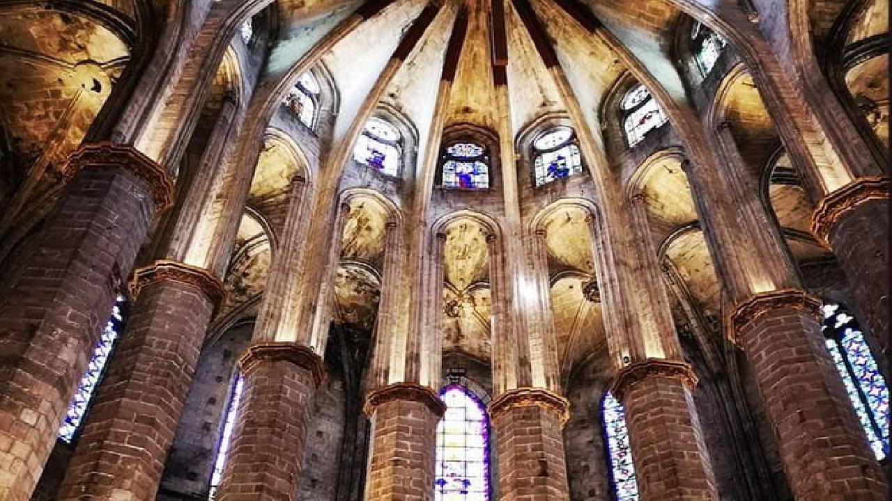 Kickstart Barcelona Private Tour. City Highlights for newcomers