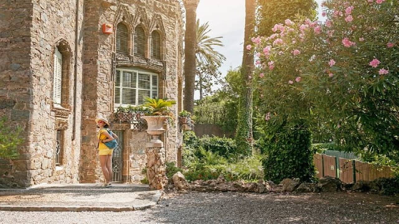 Colonia Guell, Casa Vicens & Torre Bellesguard Private Tour 