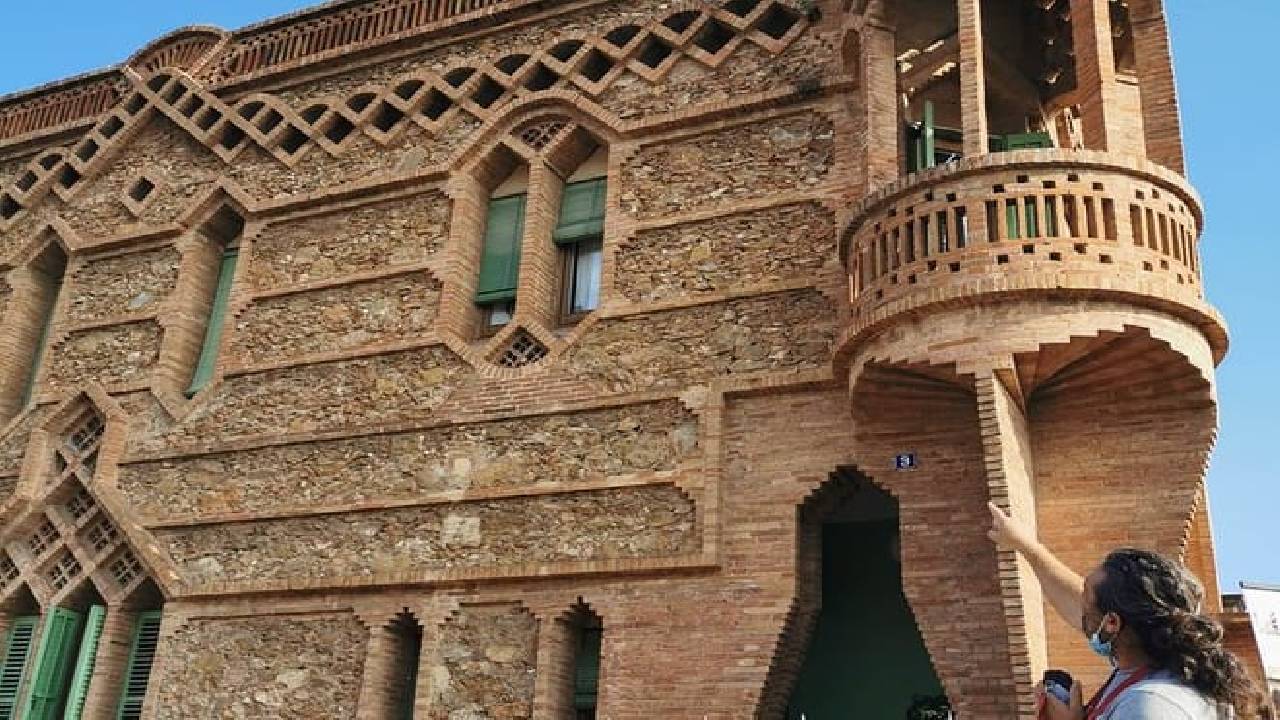 Colonia Guell, Casa Vicens & Torre Bellesguard Private Tour 