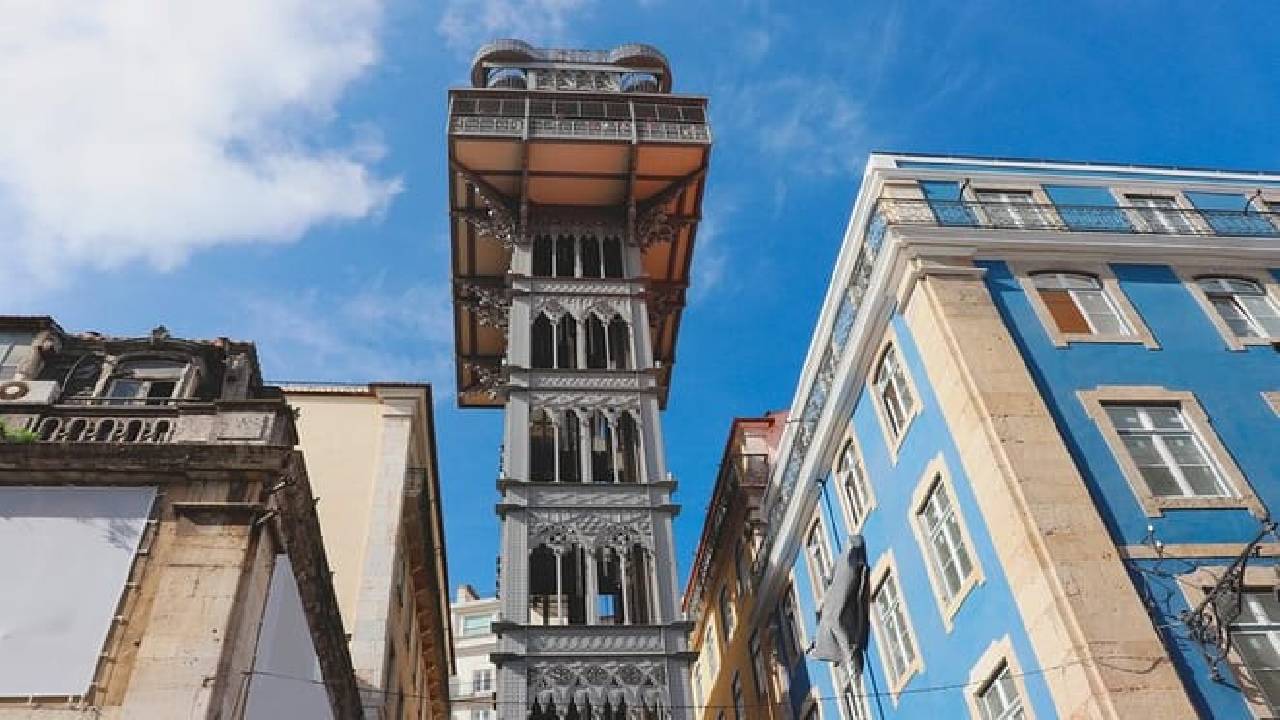 Highlights and Secrets of Lisbon Private Walking Tour