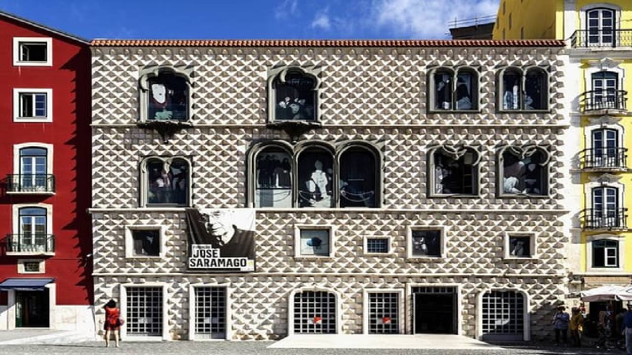 Lisbon Like a Local Private Tour - Avoid the Tourist Route