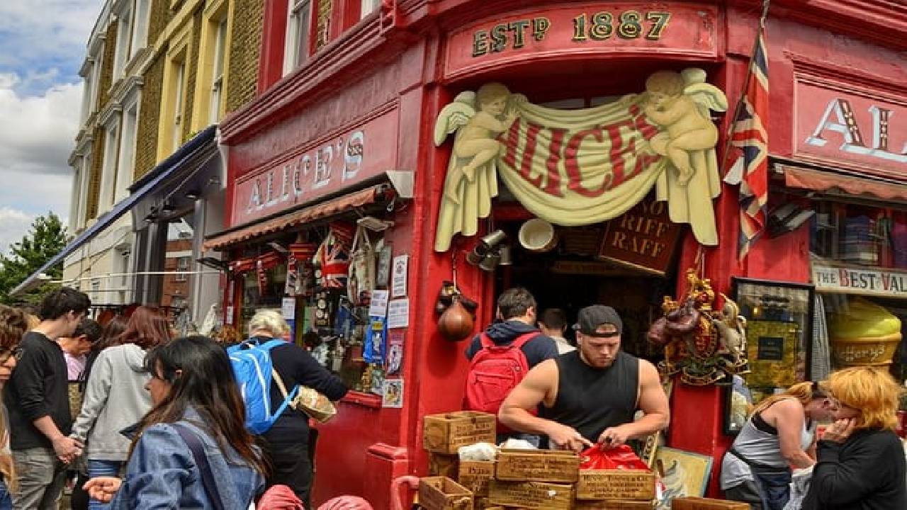 London Private Walking Tour: Notting Hill, Highlights & Markets 