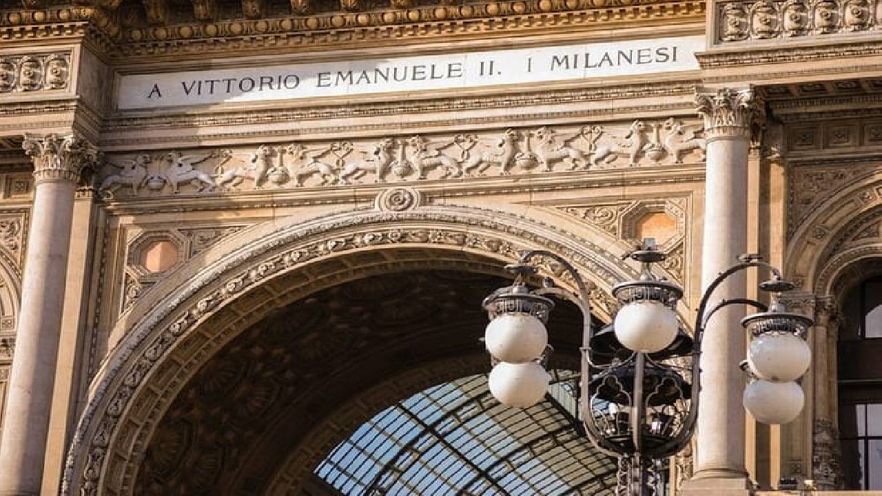 Highlights of Milano Private Walking Tour: Duomo, Castle & Gelato
