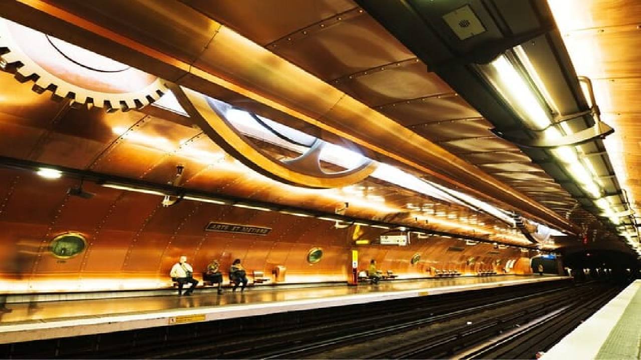 The Best of Hidden Paris - Undiscovered Quarters & Secret Gems