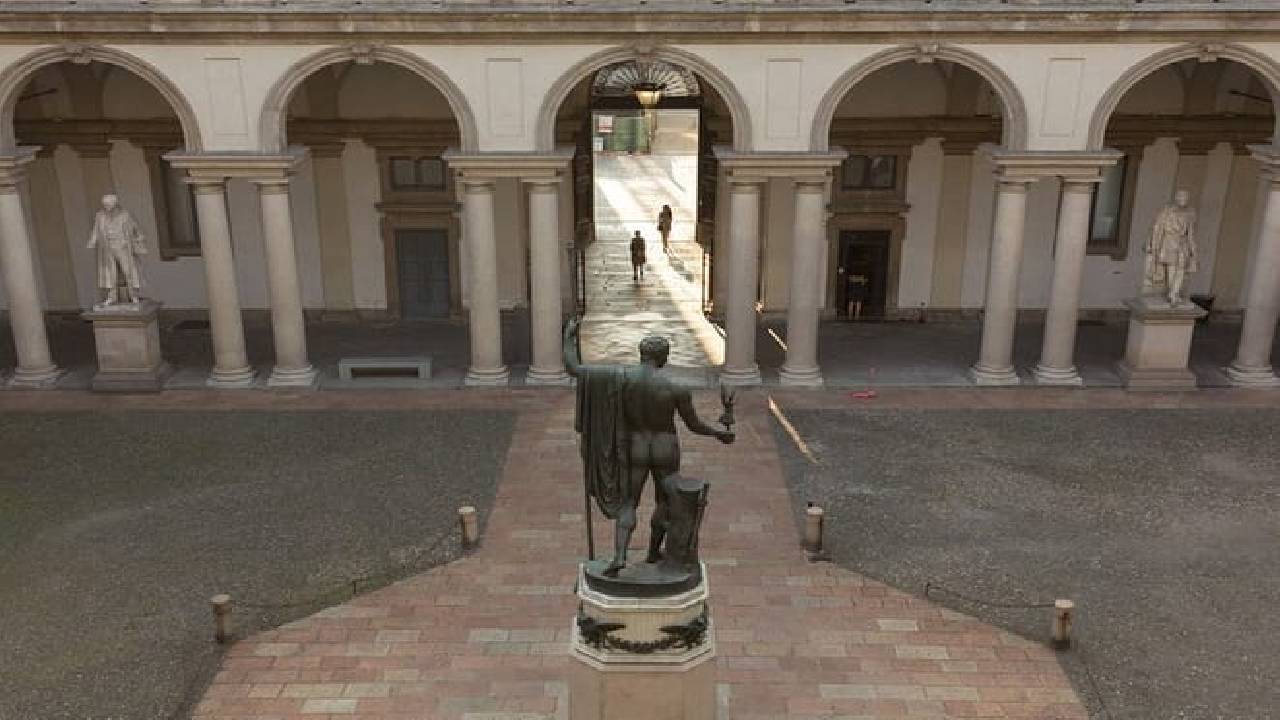 Milan Gourmet Food and Drinks Private Tour with Highlights