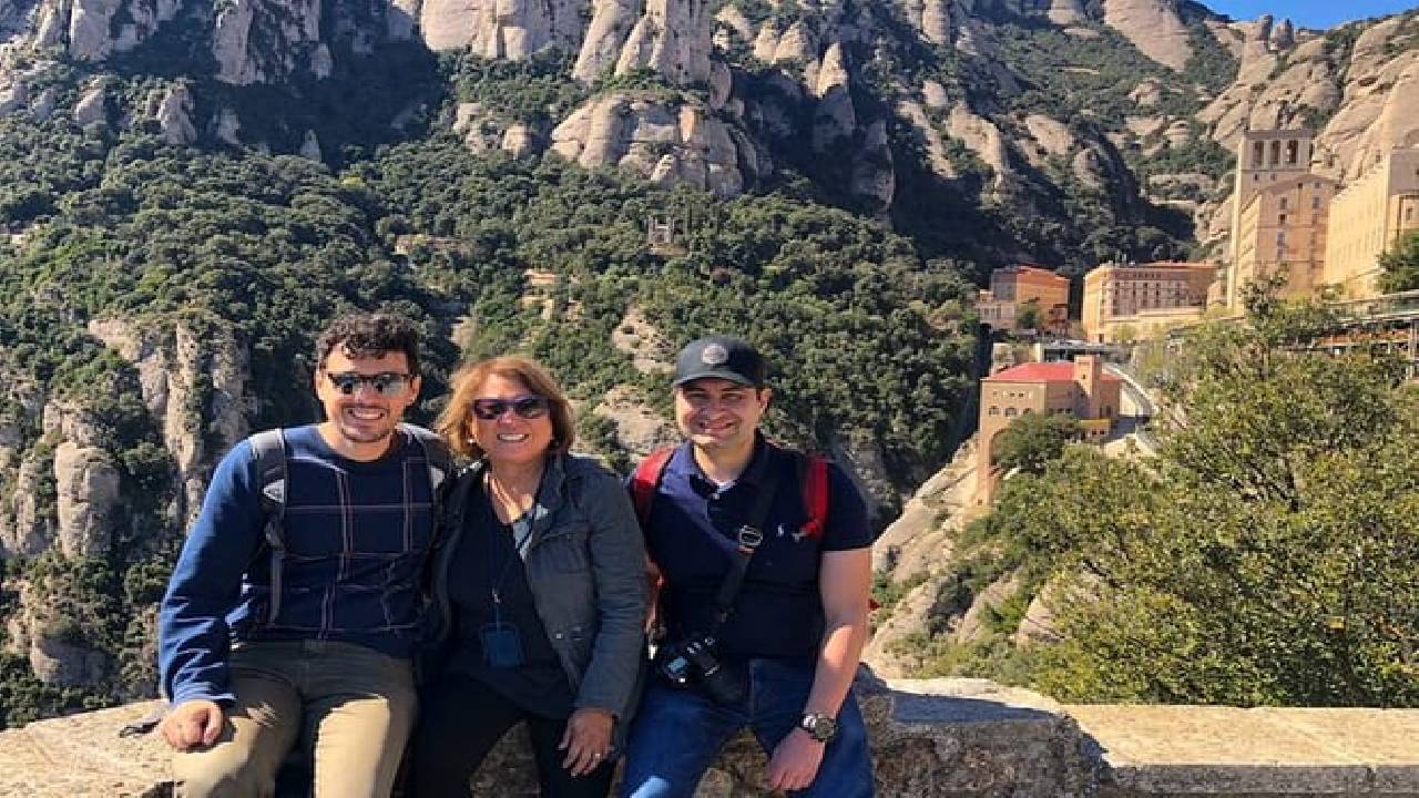 Private Montserrat and Gaudi's Crypt with Hotel Pickup