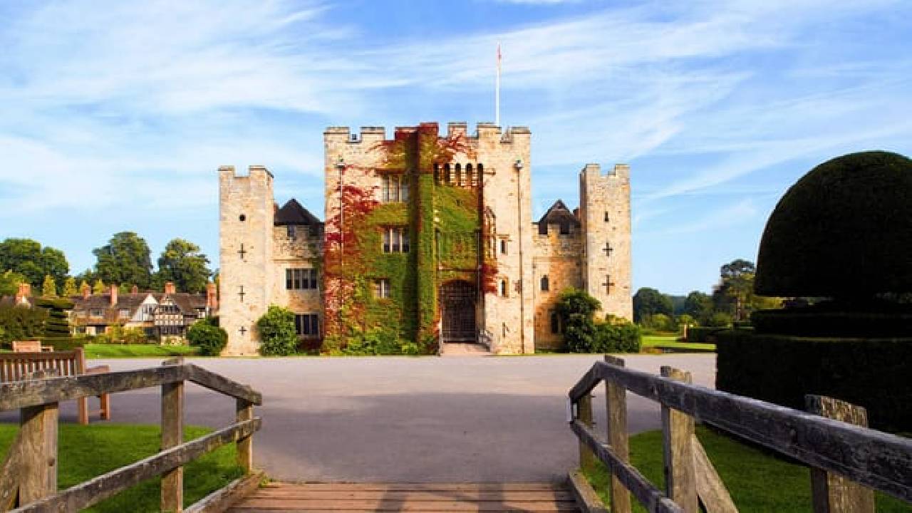 From London: Leeds Castle and Hever Castle Tour Including Entry Tickets
