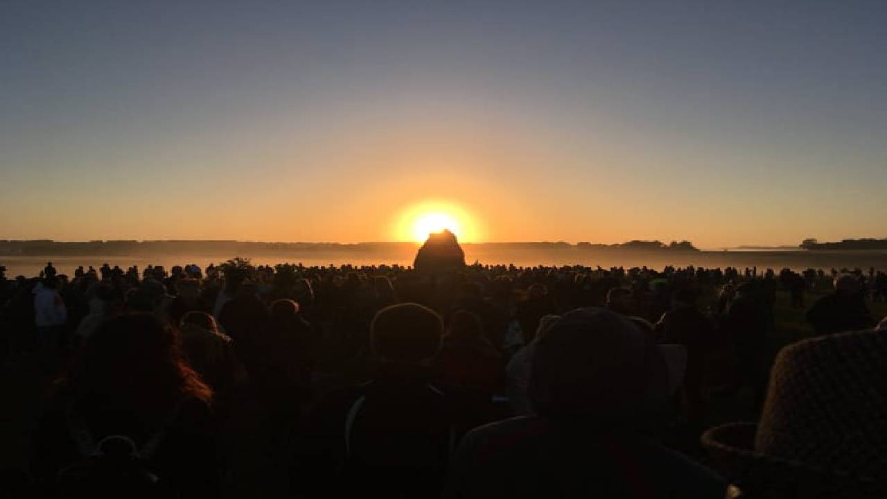 Stonehenge Summer Solstice Sunrise Shuttle by Coach from London