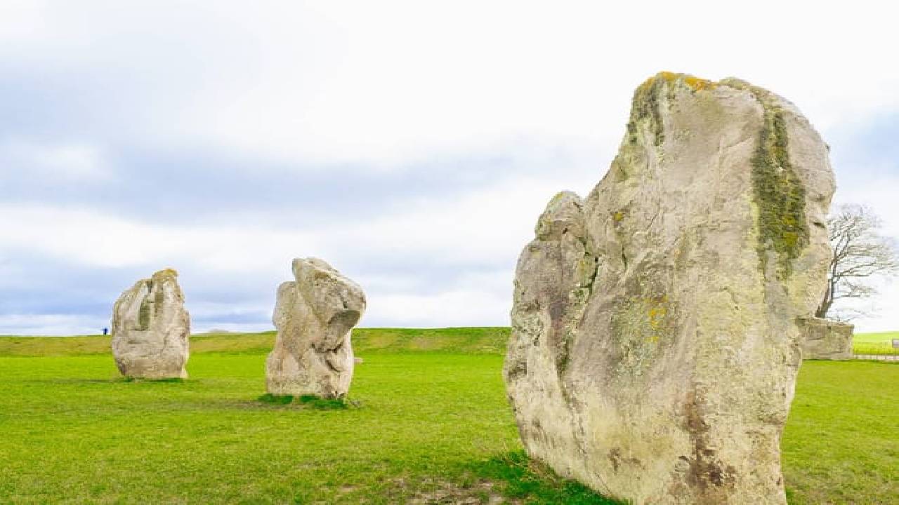 From London: Stonehenge & the Stone Circles of Avebury