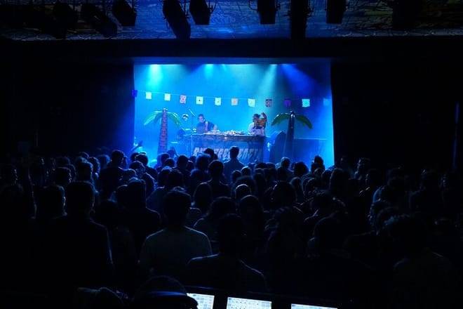 Course julien world's coolest district & Noailles Exotic market