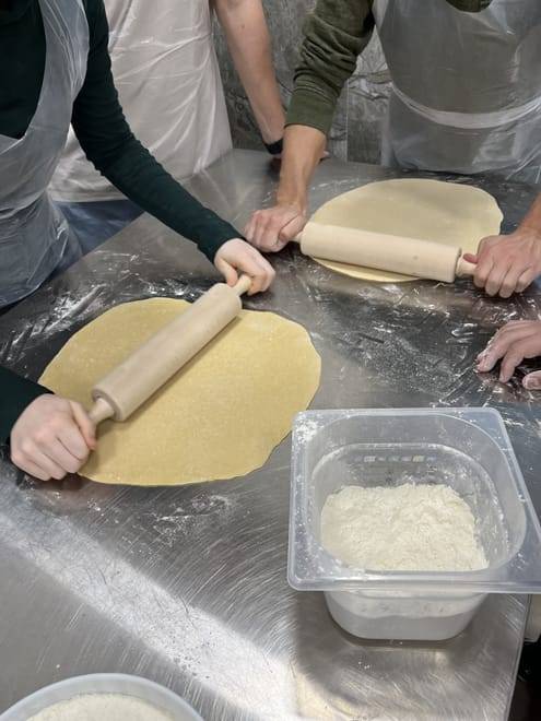 Cooking Class in Naples: Fettuccine Alfredo and Ravioli with Starter and Drink Included