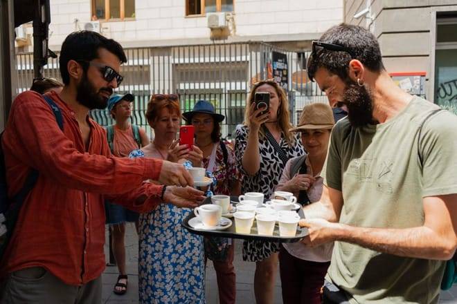 Naples Street Food Tour With Meal in 6 Stops